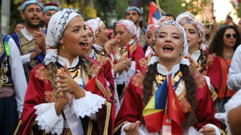 Kartal Belediyesi Uluslararası Halk Oyunları Festivali'nin açılışından kareler