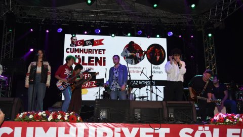 Sarıyer Belediyesi'nin Cem Belevi konserinden kareler