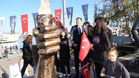 Kadıköy Belediyesi'nden 29 Ekim için İskele Meydanı'nda meşale yakma töreni