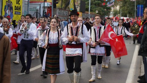 Sarıyer Belediyesi’nin 29 Ekim kutlamaları festival havasında sürüyor