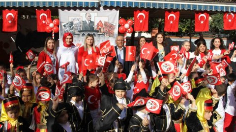 Kartal Belediyesi’nin kreşlerinde 29 Ekim coşkusu yaşandı