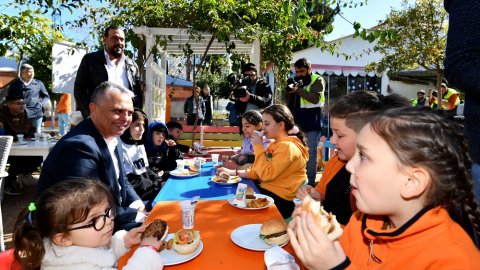 Muratpaşa Belediyesi Teneffüs Park'ta depremzede çocukları ağırladı