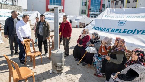 Abdül Batur’dan Kahramanmaraş'ta çadır kentte kalan depremzedelere ziyaret