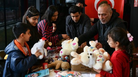 Ankara Büyükşehir Belediyesi'nin depremzede çocuklar için düzenlediği rengarenk etkinlikten kareler