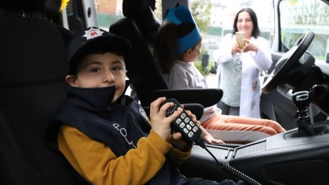 Kartal Belediyesi kreşlerinde düzenlenen Polis Haftası etkinliğinden kareler