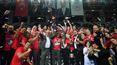 Konyaaltı Belediyesi SK Kadın Hentbol Takımı EHF Avrupa Kupası'nı kazandı