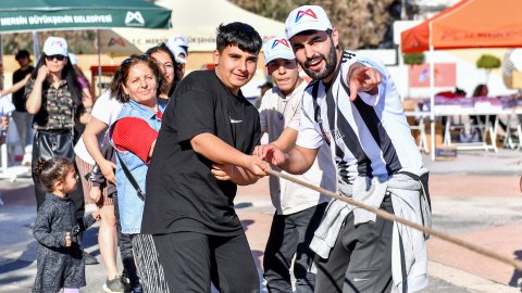 Mersin Büyükşehir'in Engelleri Uçuruyoruz Şenliği'nden renkli kareler