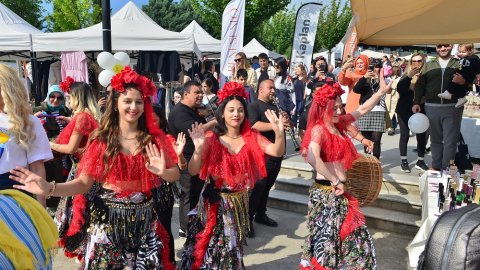 Esfest Bahar Alışveriş Festivali'nde karnaval tadında görüntüler