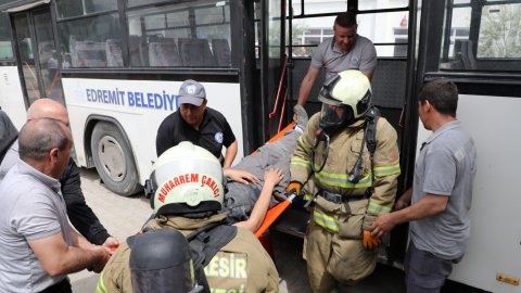 Edremit Belediyesi’nin yangın tatbikatından kareler