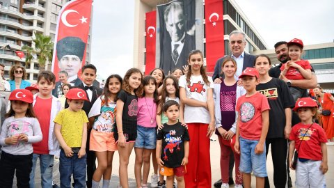 Konyaaltı’nda 19 Mayıs coşkusunda renkli görüntüler