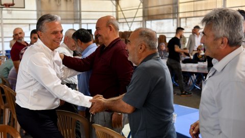 Muratpaşa Belediye Başkanı Ümit Uysal'dan Kırcami'de seçim çalışması: Verimsiz bir ekonomi oluştu