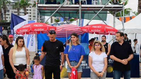 Konyaaltı Belediyesi’nin Avrupa Plaj Hentbolu Finalleri’nde duygusal görüntü