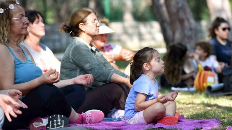 Konyaaltı Belediyesi'nin HayatPark’ta düzenlediği Dünya Yoga Günü etkinliğinden kareler