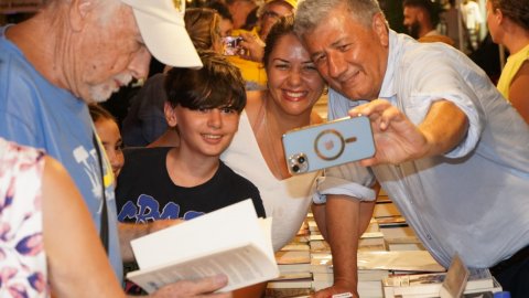 Çeşme Belediyesi'nin 1. Çeşme Kitap Günleri'nden kareler