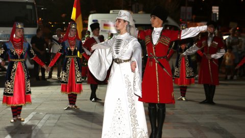 Yenimahalle Belediyesi'nin Kafkas Rüzgarı etkinliğinden kareler