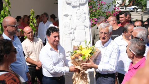 Bodrum Belediye Meydanına Hatay Arsuz Dostluk Anıtı