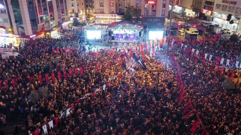 Esenyurt Belediyesi'nin Gençlik Festivali coşkuyla sürüyor