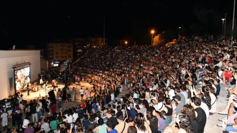 Çiğli Belediyesi'nin Yeni Türkü konserinden kareler