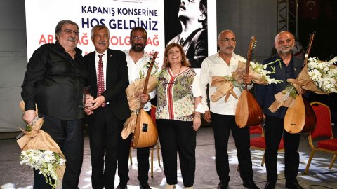 Adana Büyükşehir Belediyesi'nin 2. Bağlama Günleri'nde Arif Sağ rüzgarı