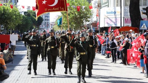 Edremit'in kurtuluşuna görkemli kutlama