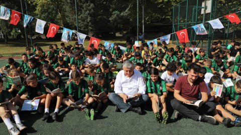 Şükrü Genç: Çocuklarımızın ellerinden tuttuğumuzda onlar yarına umutla bakacaklar