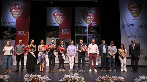 Muratpaşa Belediyesi'nin Uluslararası Antalya Gitar Festivali'ne muhteşem kapanış