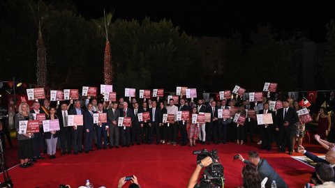 Muratpaşa Belediyesi’nin 8. Uluslararası Kaleiçi Old Town Festivali'nin galasından kareler