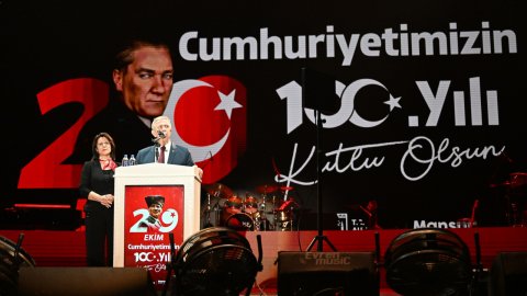 Ankara Büyükşehir Belediyesi'nin Cumhuriyetin 100. yılında Hadise konserinden kareler