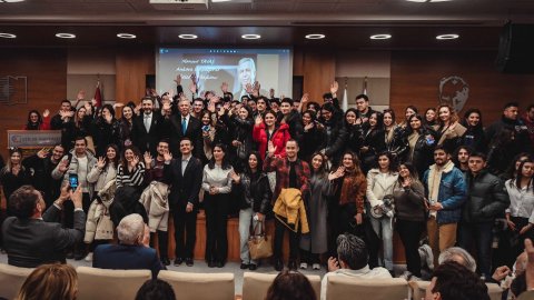 Mansur Yavaş Atılım Üniversitesi’nde yerel yönetimleri anlattı