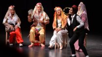 Muratpaşa Belediyesi Tiyatro Topluluğu ‘Ayrılık’ ile perde diyor