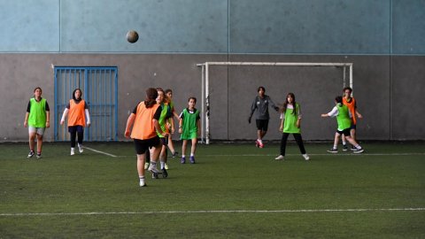 Ankara Büyükşehir Belediyesi kadın futbol takımının yeni yıldız adaylarını seçti