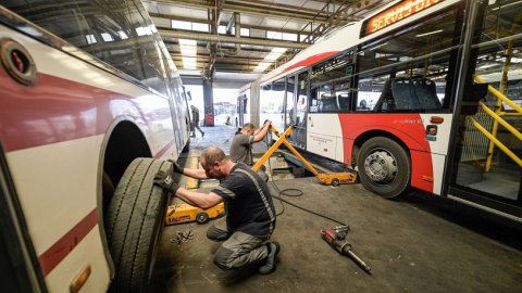 İzmir Büyükşehir Belediyesi ESHOT atölyelerinde yıllık 150 milyon TL'lik tasarruf