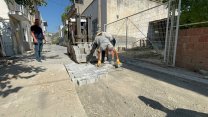 Edremit Belediyesi yol çalışmalarına devam ediyor