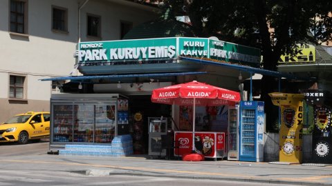 İzmit Belediyesi, Cumhuriyet Parkı’nda bulunan büfeyi kiraya verecek