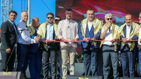 Buca Belediyesi'nin Kırklar Kavun Festivali'ne yoğun ilgi