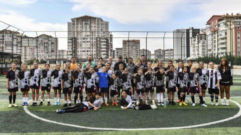 Ankara Büyükşehir Belediyesi'nden minik futbolcular için turnuva 