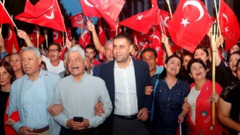 Çukurova Belediye Başkanı Emrah Kozay'dan 30 Ağustos mesajı ve yürüyüşe davet