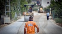 Mersin Büyükşehir Belediyesi'nden Hüsametli ve Küstüllü Mahallerinde yol çalışması