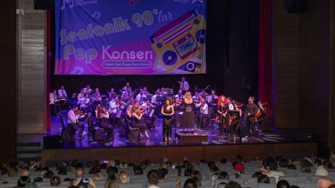 Mersin Büyükşehir Belediyesi Kent Orkestrası'ndan 90’lar Türkçe Pop Konseri