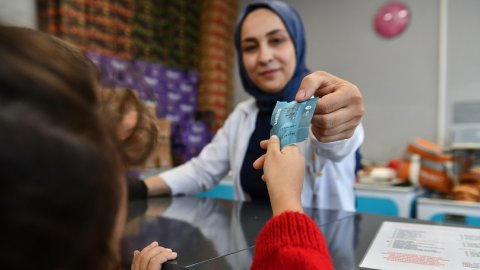 Ankara Büyükşehir Belediyesi'nin ilkokullara kantin desteği sürüyor