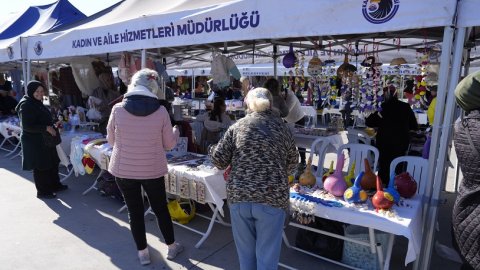 Kartal Belediyesi'nin Kartal Kadın Emeği Pazarı açıldı