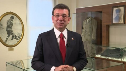 Ekrem İmamoğlu'ndan 29 Ekim paylaşımında değişim ve dönüşüm mesajı