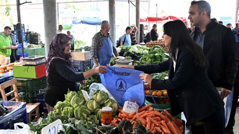 Muratpaşa Belediyesi'nden pazar yerlerinde yeni uygulama