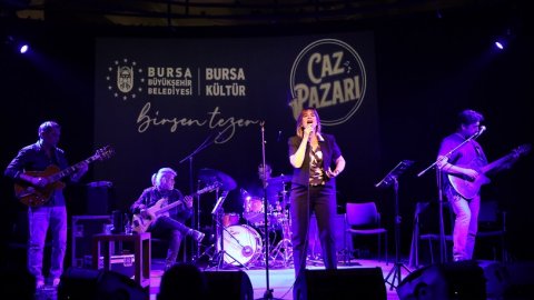 Bursa Büyükşehir'in  Can Pazarı konserlerinin son konuğu Birsen Tezer oldu