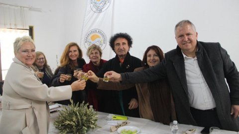 Karaburun Belediyesi'nden dünyanın ilk Furma Zeytin Festivali 