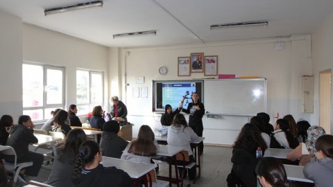 Kartal Belediyesi’nden öğrencilere ilk yardım eğitimi