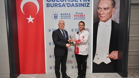 Mustafa Bozbey, dünya şampiyonu Dilek Yavaş’ı ağırladı