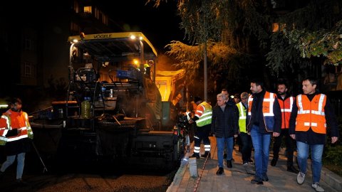 Beşiktaş Belediyesi'nin yol bakım ve onarım çalışmaları devam ediyor