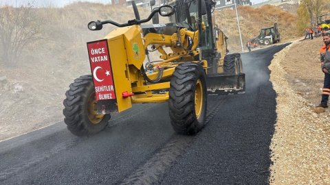 Mamak Belediyesi'nin asfalt ve yol çalışması devam ediyor