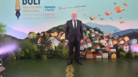 Bursa Büyükşehir Belediyesi'nin Bursa Uluslararası Edebiyat Festivali başladı